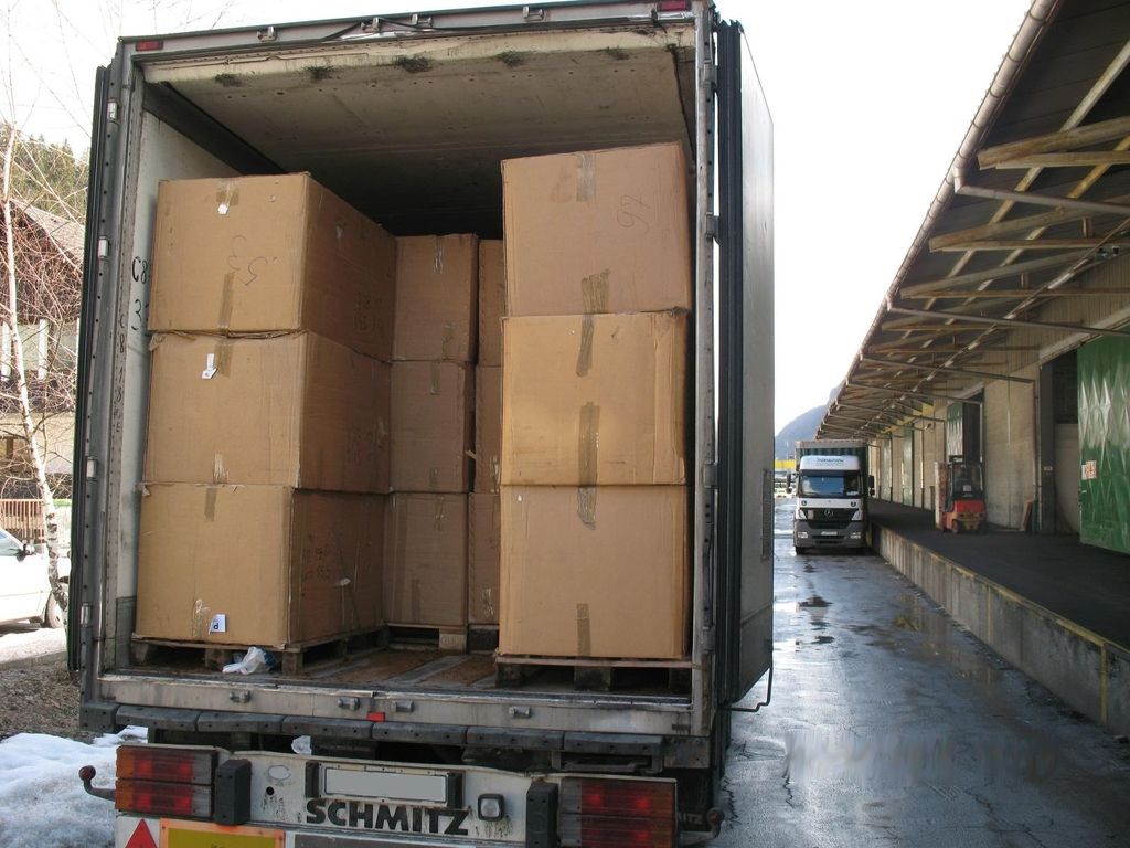 Iz slovenskih skladišč na Hrvaško pretihotapili 61 ton tobaka